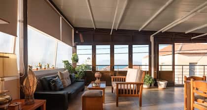 Family Apartment with terrace and sea view 10 minutes from the beach