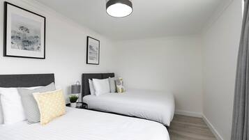 3 bedrooms, iron/ironing board, Internet, bed sheets