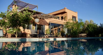 Villa Oasis Oubliée. Heated swimming pool