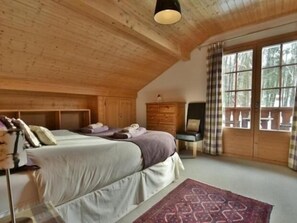Premium Triple Room | Premium bedding, individually decorated, individually furnished - Chalet Esprit (Morillon)