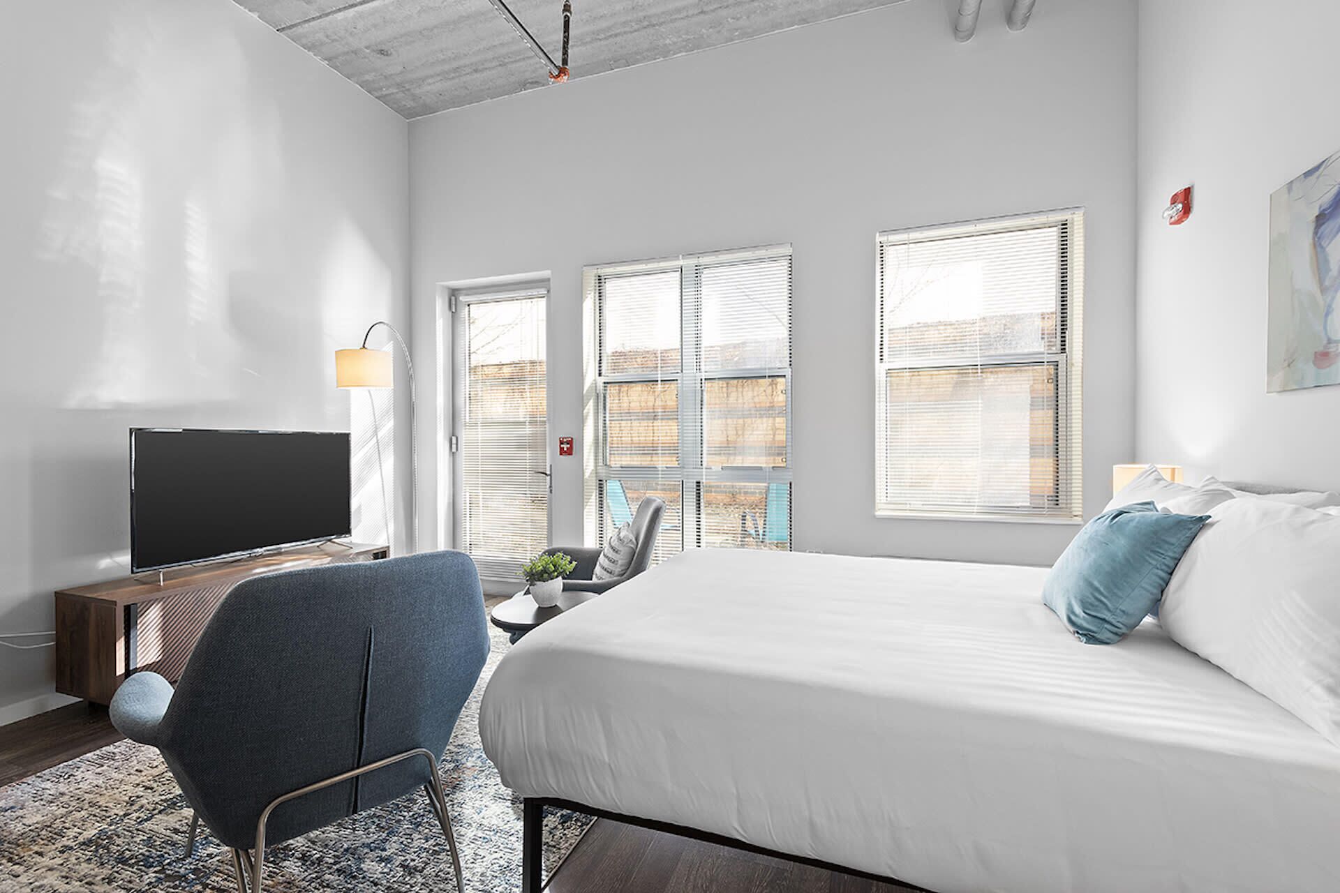 Kasa | Perfect for Work or Play - Fast Wifi Included | Pittsburgh