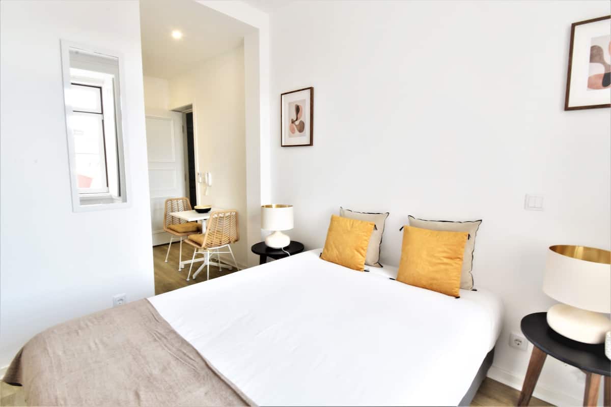 Premium bedding, individually decorated, individually furnished, desk