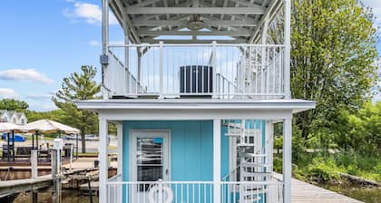 Aqua Vista - Tiny Floating Cottage #1