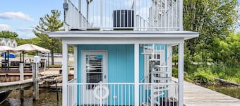 Aqua Vista - Tiny Floating Cottage #1