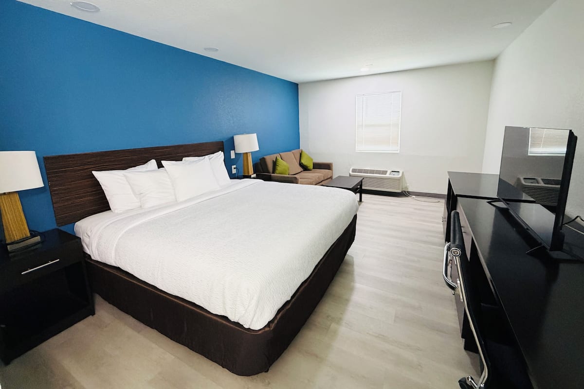 WiFi (free), bed sheets
