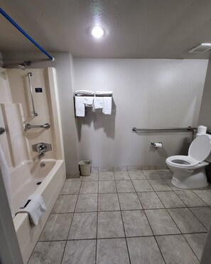 Room, 1 King Bed, Accessible, Non Smoking | Bathroom