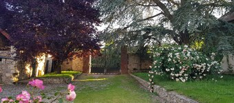 Bergerie du Vexin, billiards & garden