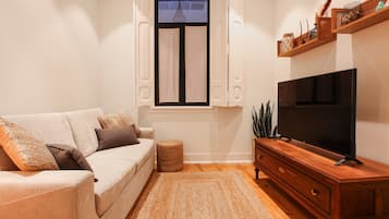 Deluxe Apartment | Living area