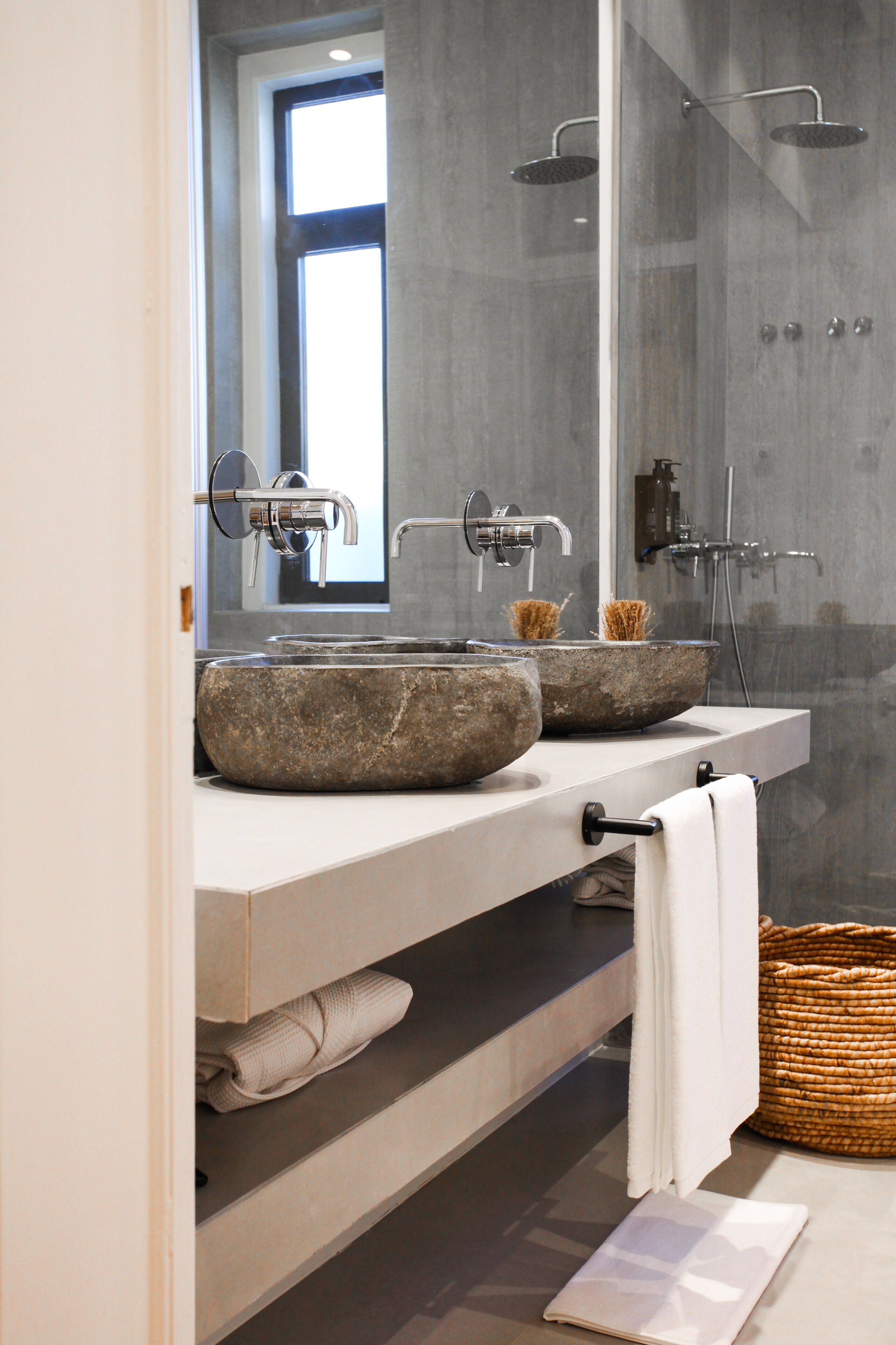 Deluxe Apartment | Bathroom