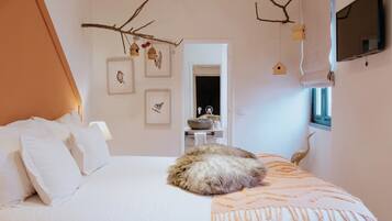 Classic Double Room, 1 King Bed | Premium bedding, free WiFi, bed sheets