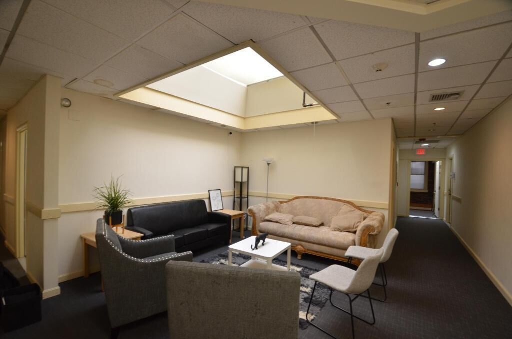 Single Room | Living area