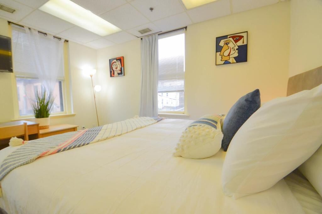 Dobbeltværelse | Senge med madrasser af memory foam, skrivebord