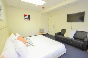 Memory foam beds, desk, laptop workspace, free WiFi