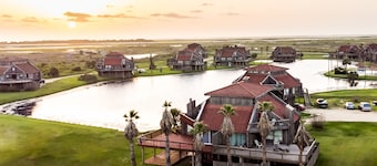 Matagorda Beachfront Rental : Gorda Getaway, Gorda Getaway - Secluded beach resort rental