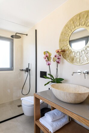 Villa | Bathroom