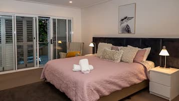 4 bedrooms, iron/ironing board, WiFi
