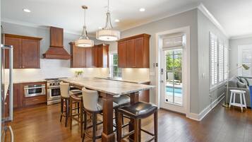 Lava-louças, mesas de jantar