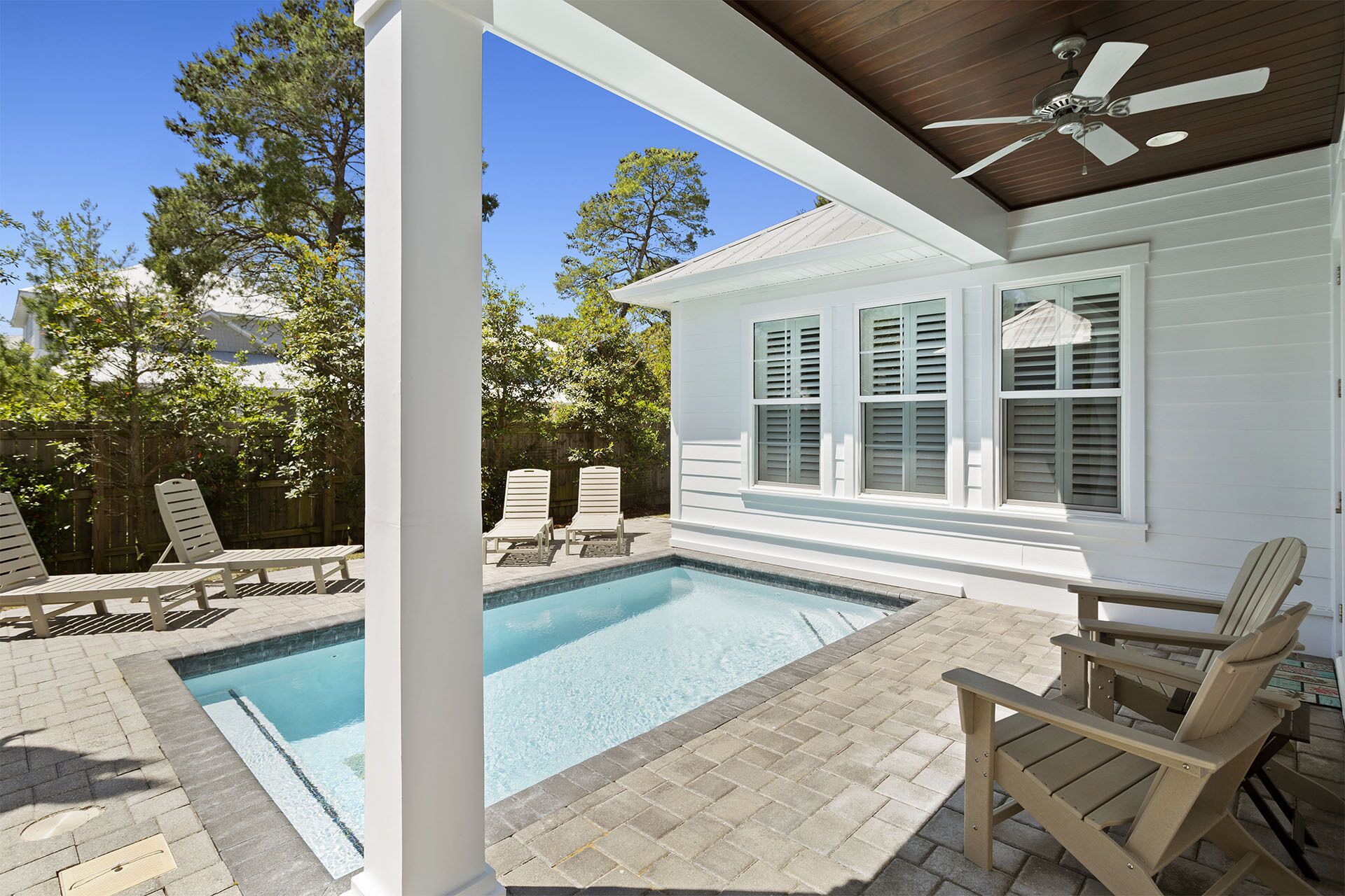 Een verwarmd zwembad