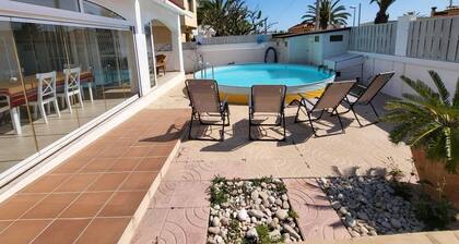 Charming villa with swimming pool, very well equipped and 900m from the beach