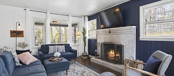 Private + Wooded + Quaint & Cozy + 5 mins to Dwntn Blk Mtn + 15 mins to Ashvle