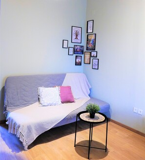 Smart TV, futbolito y libros 