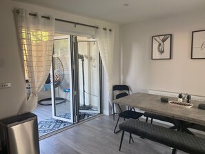 Casa | 4 quartos, Wi-Fi de cortesia, roupa de cama