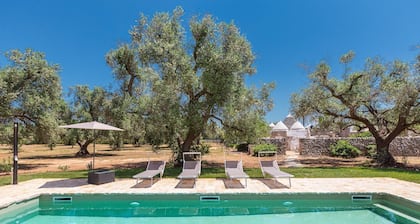 Trullo Palma by Perle di Puglia