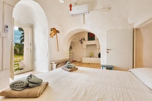3 bedrooms, internet, bed sheets