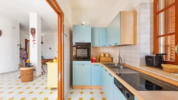 雪櫃、爐具、洗碗機、多士爐