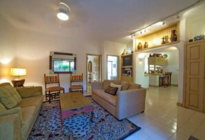 Living area - WELCOME HOME ~ Casa Tranquility (B.C.S.)