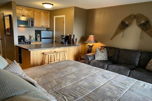 Ski In & Out Mountain & Firework Views Studio