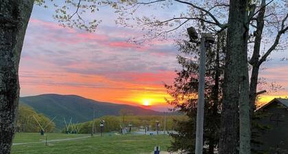 Ski In & Out Mountain & Firework Views Studio