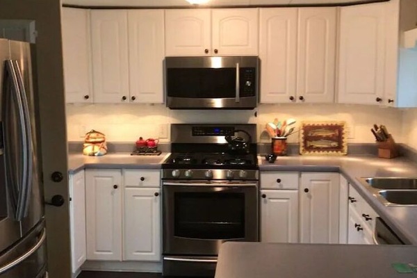 Frigorífic, microones, forn i placa de cuina