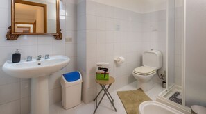Dusche, Haartrockner, Bidet