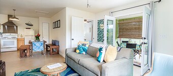 Jungle Bungalow - A lovely space to stay for island fun!