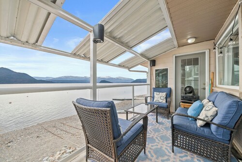 Full Lake Front Cabin on the Shuswap!! Sleeps 13.  Private Dock and Bouys.