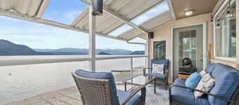 Full Lake Front Cabin on the Shuswap!! Sleeps 13.  Private Dock and Bouys.