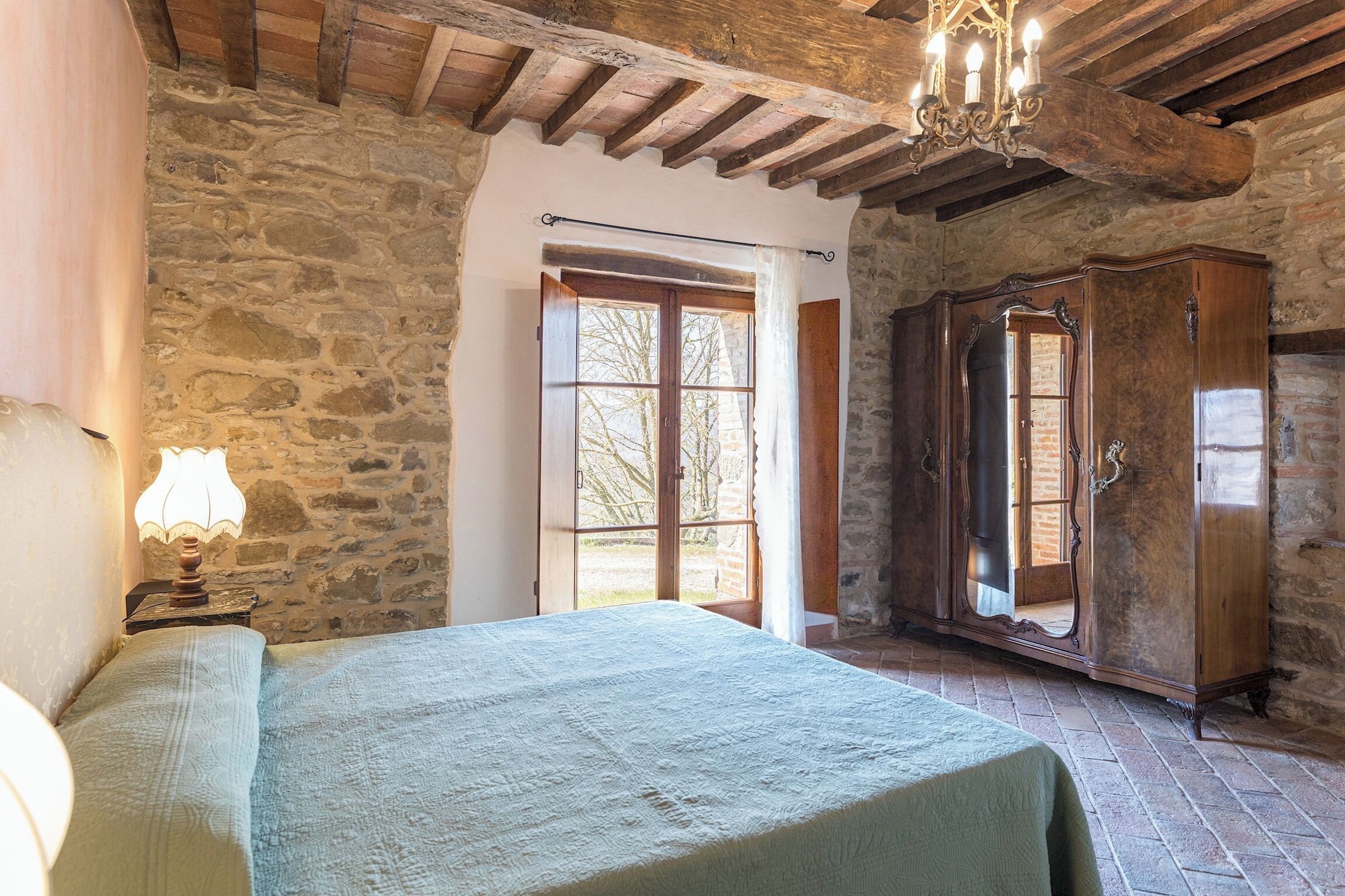 7 bedrooms, iron/ironing board, free WiFi, bed sheets