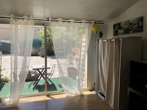 Interior - 1 Bedroom Apartment in Tresques (Tresques)