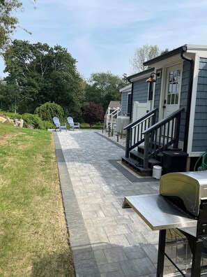 Terrace/patio - Summer Rental -4 Minutes to East Matunuck Beach. Walk to Matunuck Oyster Bar (South Kingstown)