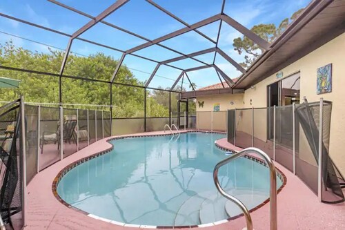 Exquisite 1- Bedroom Private Villa with Pool View