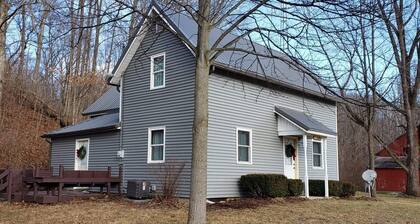 Close to Indiana Beach... Pet friendly!