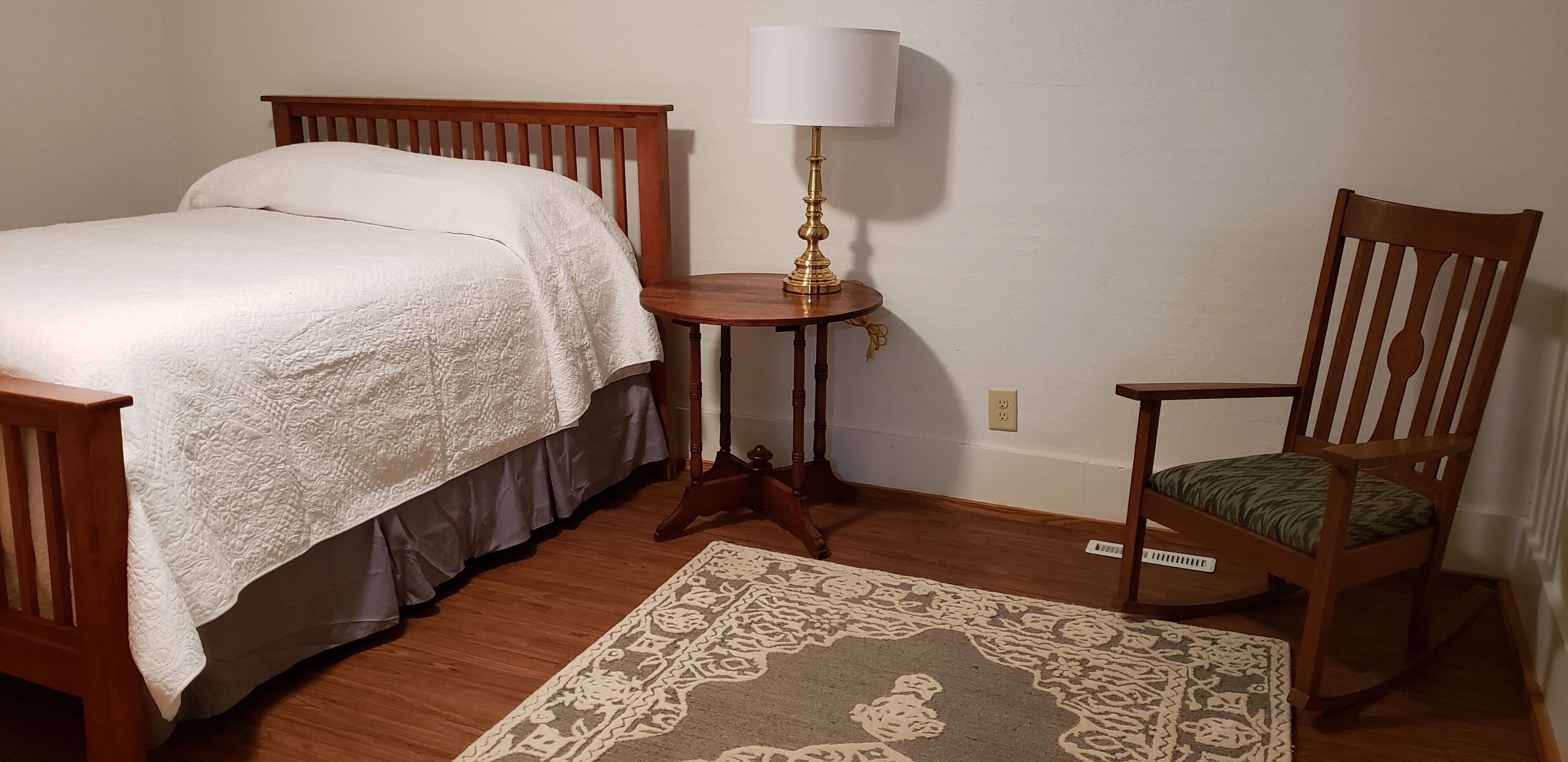 3 chambres, bureau, fer et planche à repasser, accès au Wi-Fi (inclus)