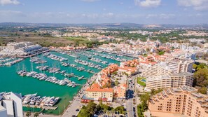 Marina - 2BDR W/ Pool - 5min from beach by LovelyStay (Quarteira)