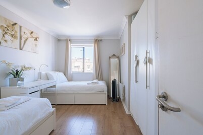 Stylish + Stunning flat in central Dublin!