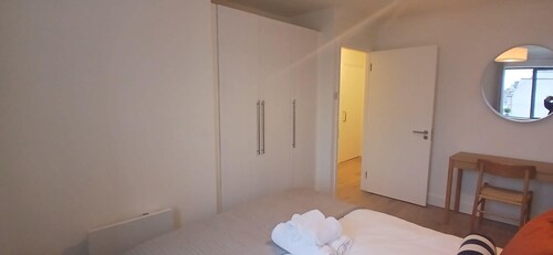 Stylish 2 Double Bed apartment in central Dublin
