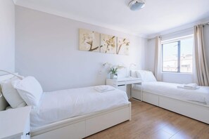 2 室のベッドルーム、アイロン / アイロン台、インターネット、ベッドシーツ