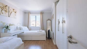 2 bedrooms, iron/ironing board, Internet, bed sheets