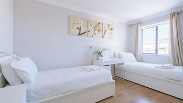2 bedrooms, iron/ironing board, Internet, bed sheets