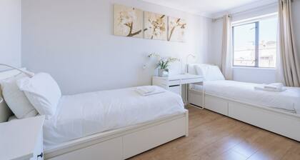 Stylish + Stunning flat in central Dublin!